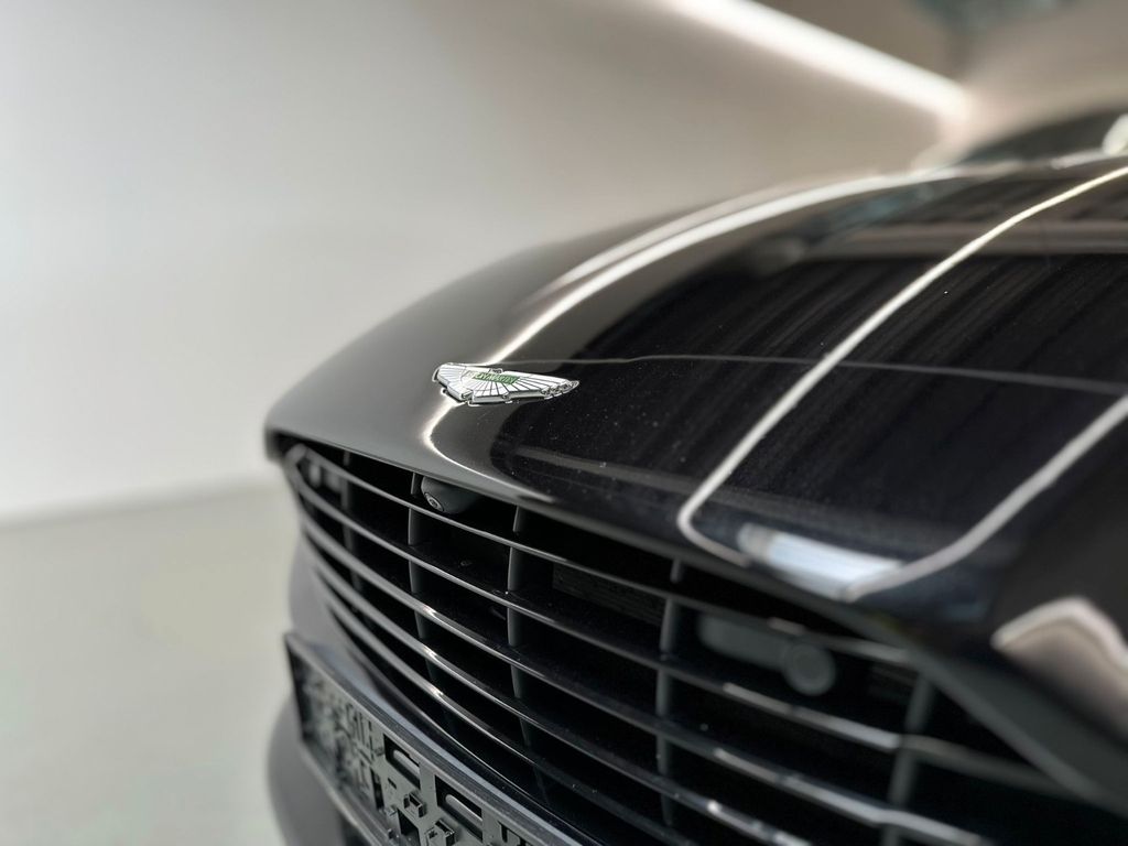 Aston Martin DB11 2020