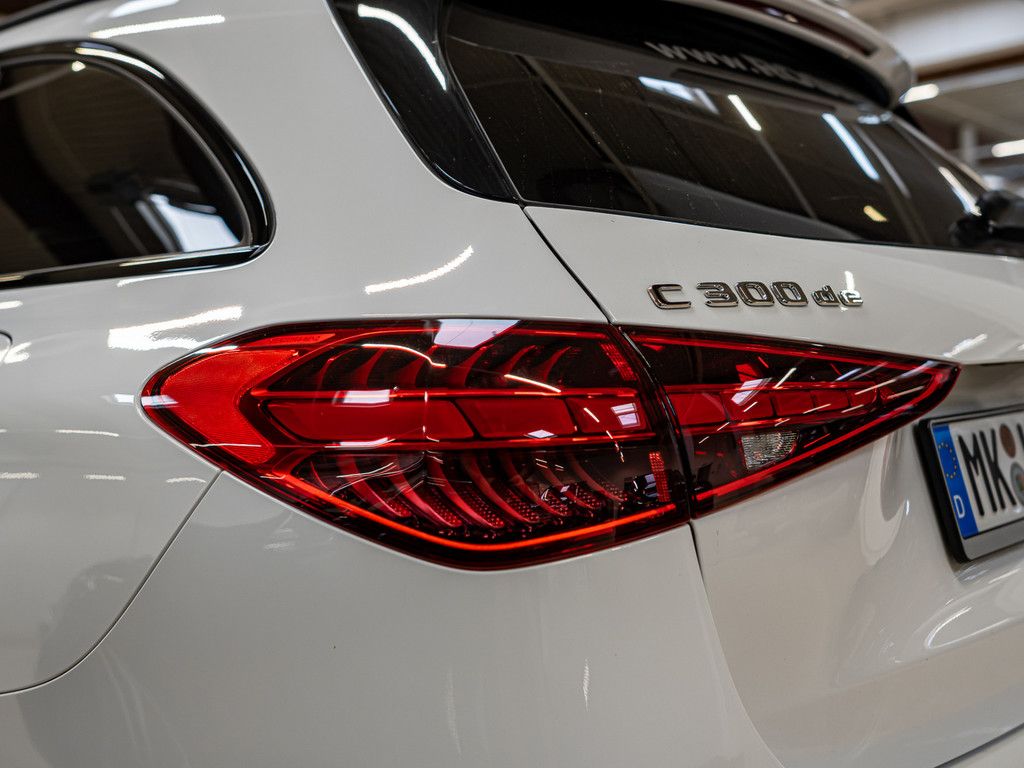 Mercedes-Benz C 300 2025