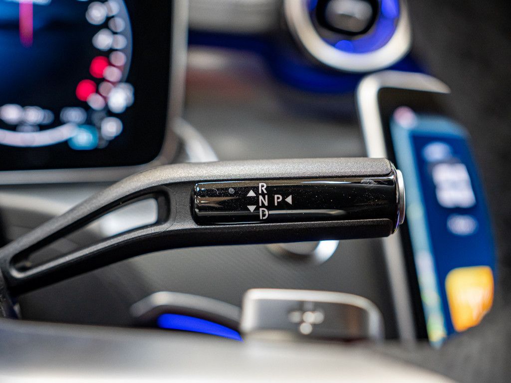 Mercedes-Benz C 300 2025