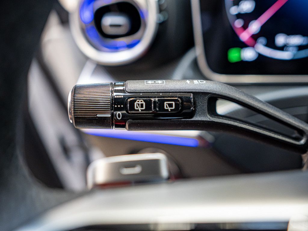 Mercedes-Benz C 300 2025