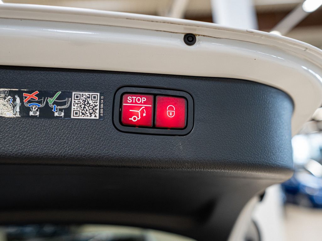 Mercedes-Benz C 300 2025