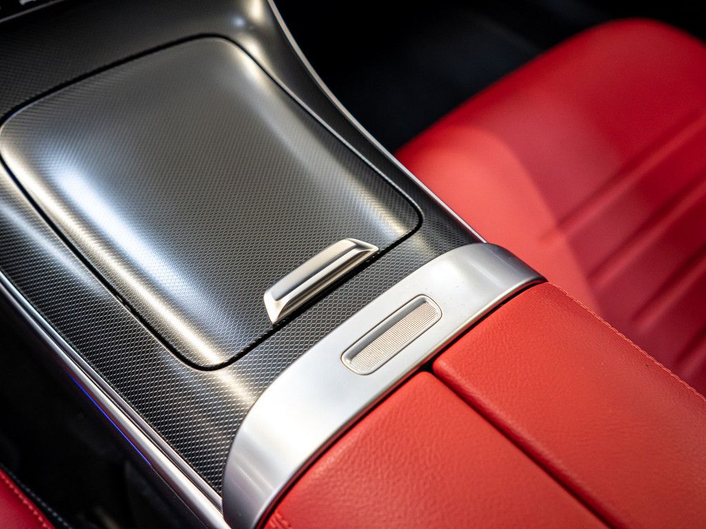 Mercedes-Benz C 300 2025