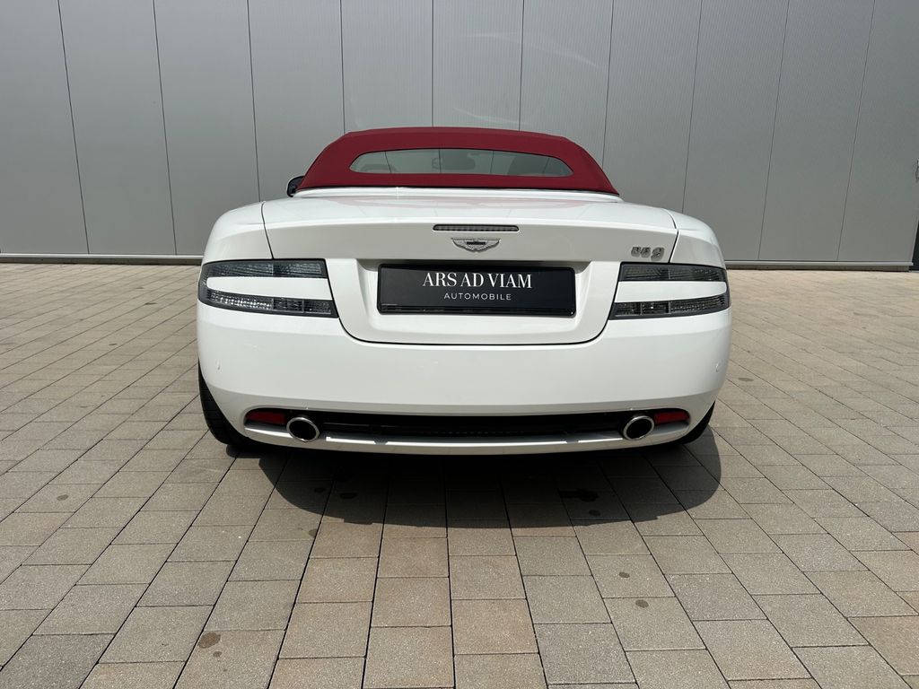 Aston Martin DB9 2011