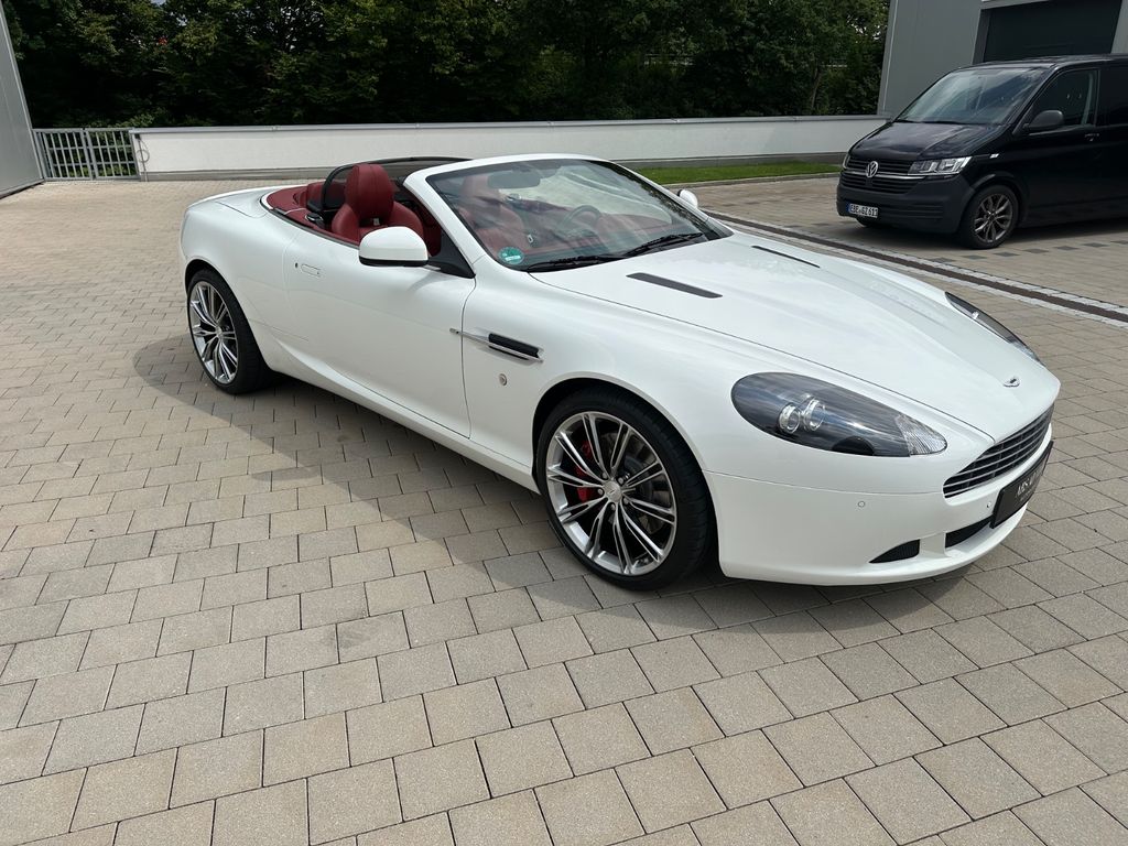 Aston Martin DB9 2011