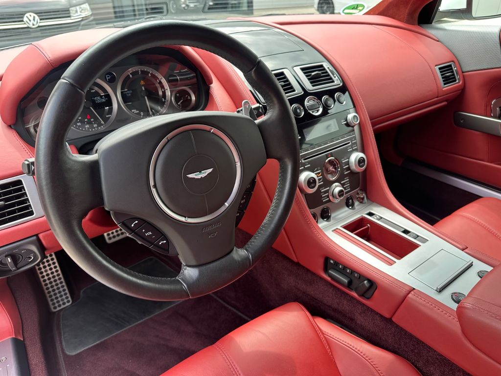 Aston Martin DB9 2011