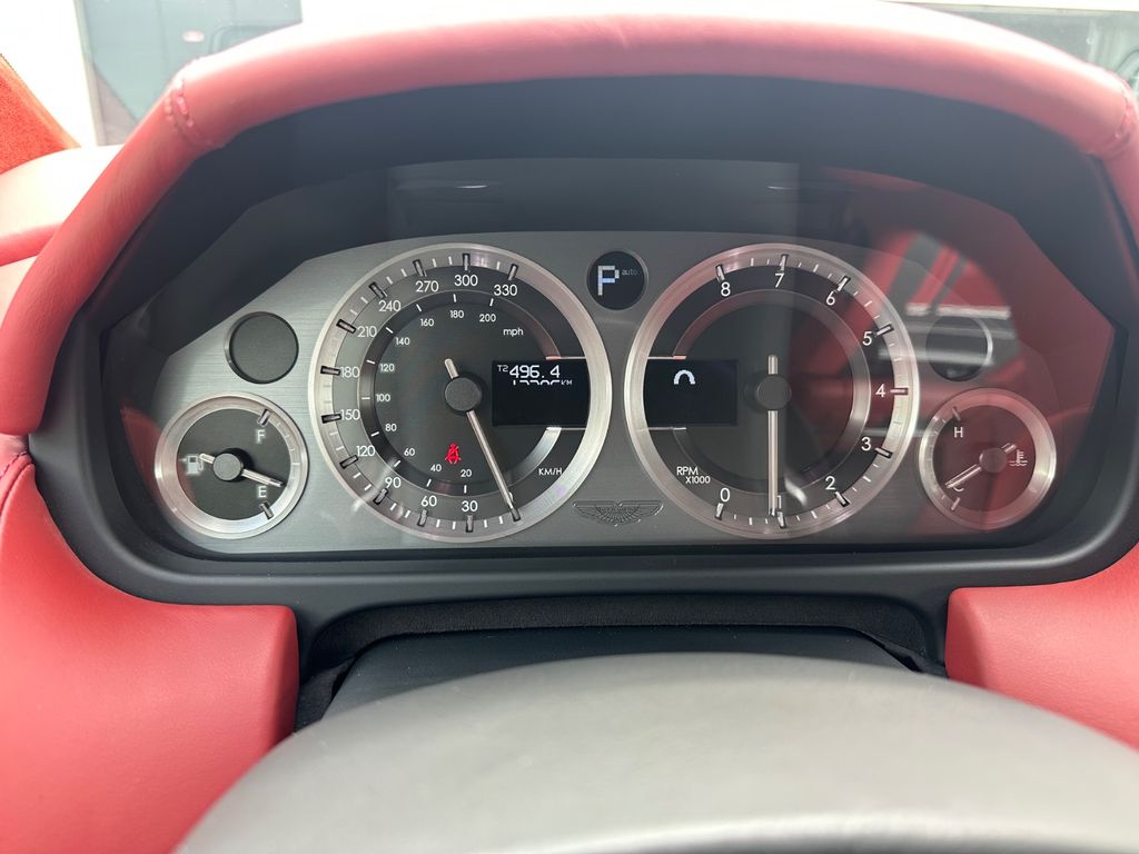 Aston Martin DB9 2011