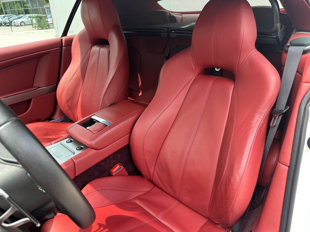 Aston Martin DB9 2011