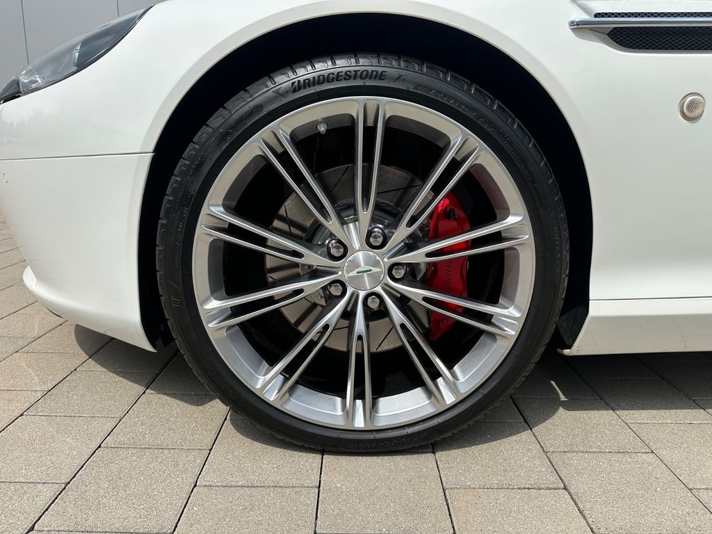 Aston Martin DB9 2011