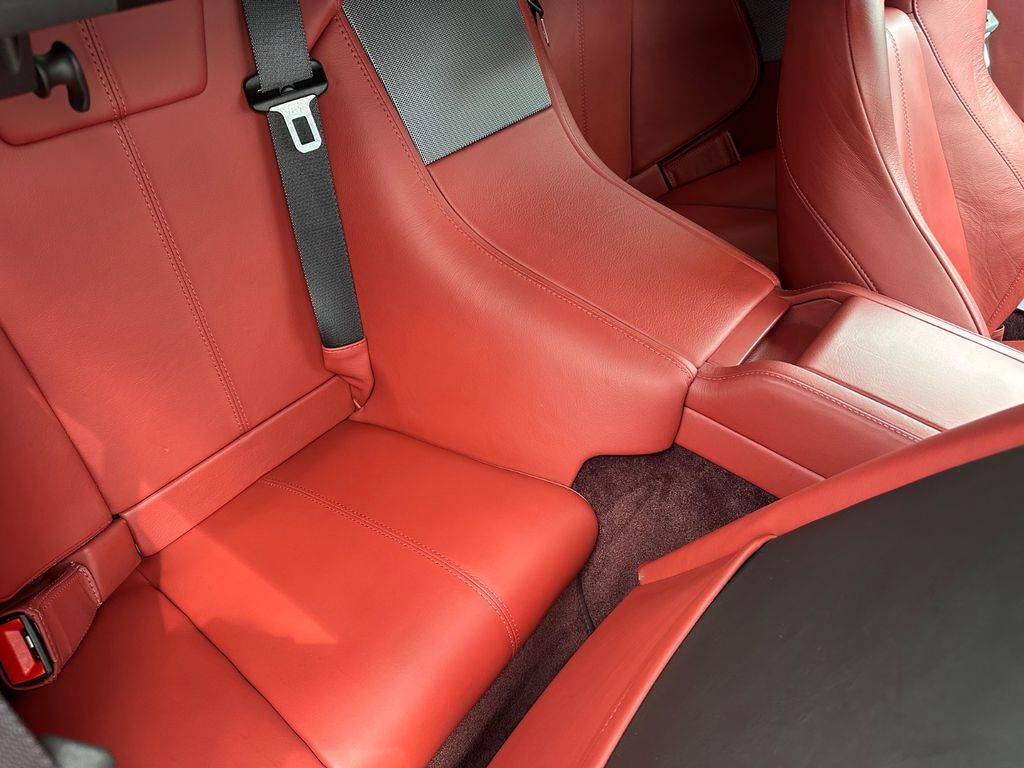 Aston Martin DB9 2011