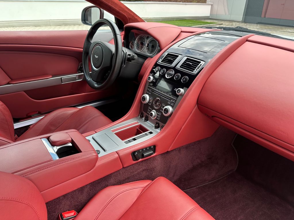 Aston Martin DB9 2011