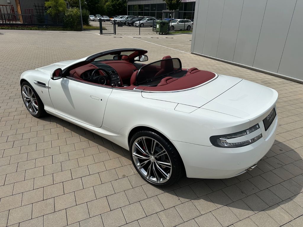 Aston Martin DB9 2011