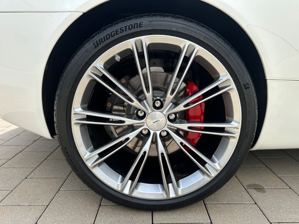 Aston Martin DB9 2011