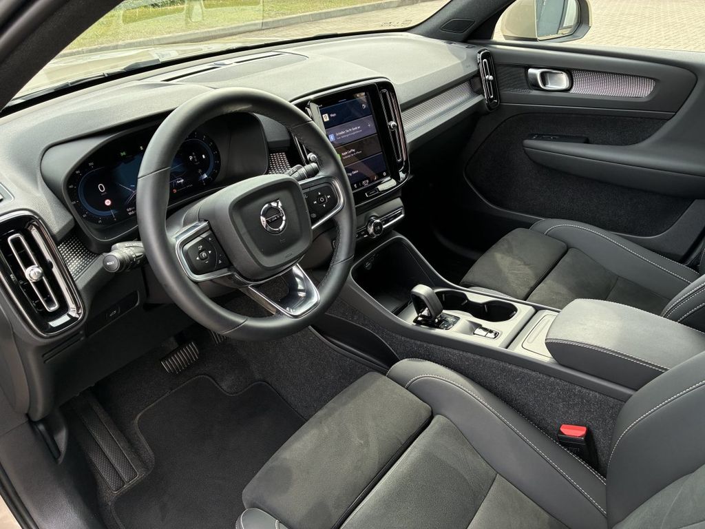 Volvo XC40 2024
