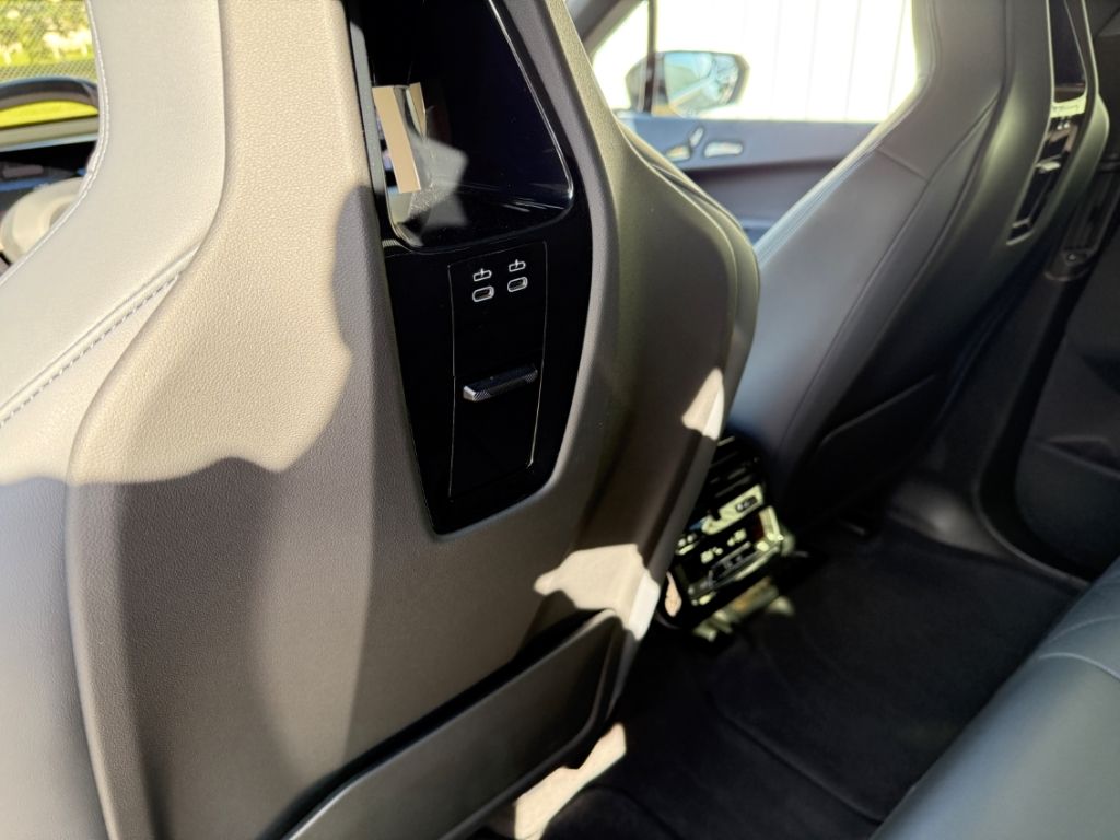 BMW iX 2023