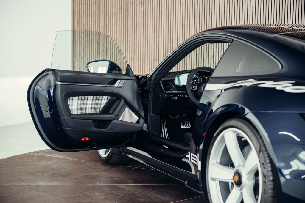 Porsche 992 2025