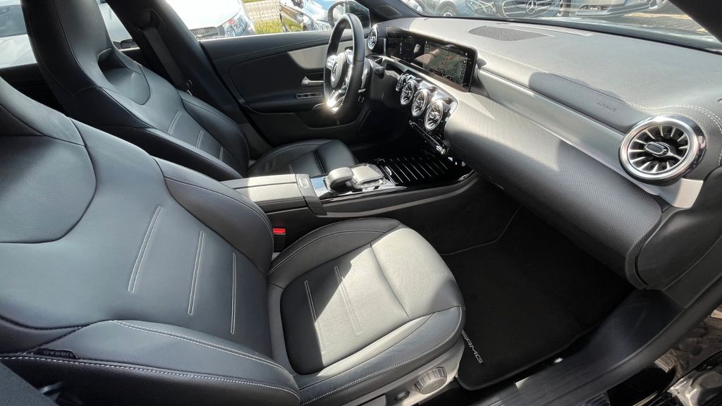 Mercedes-Benz CLA 220 2023