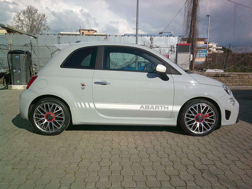 Abarth 595 2021
