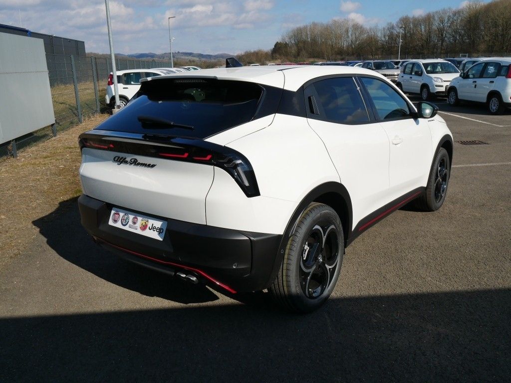 Alfa Romeo Junior 2025