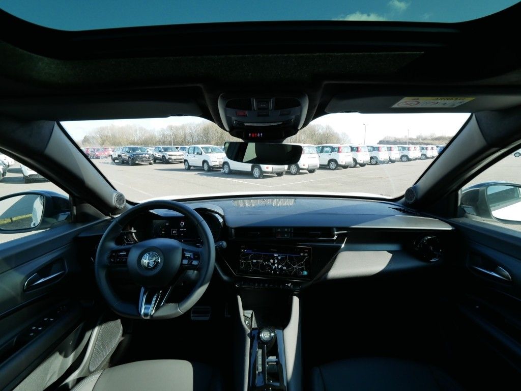 Alfa Romeo Junior 2025