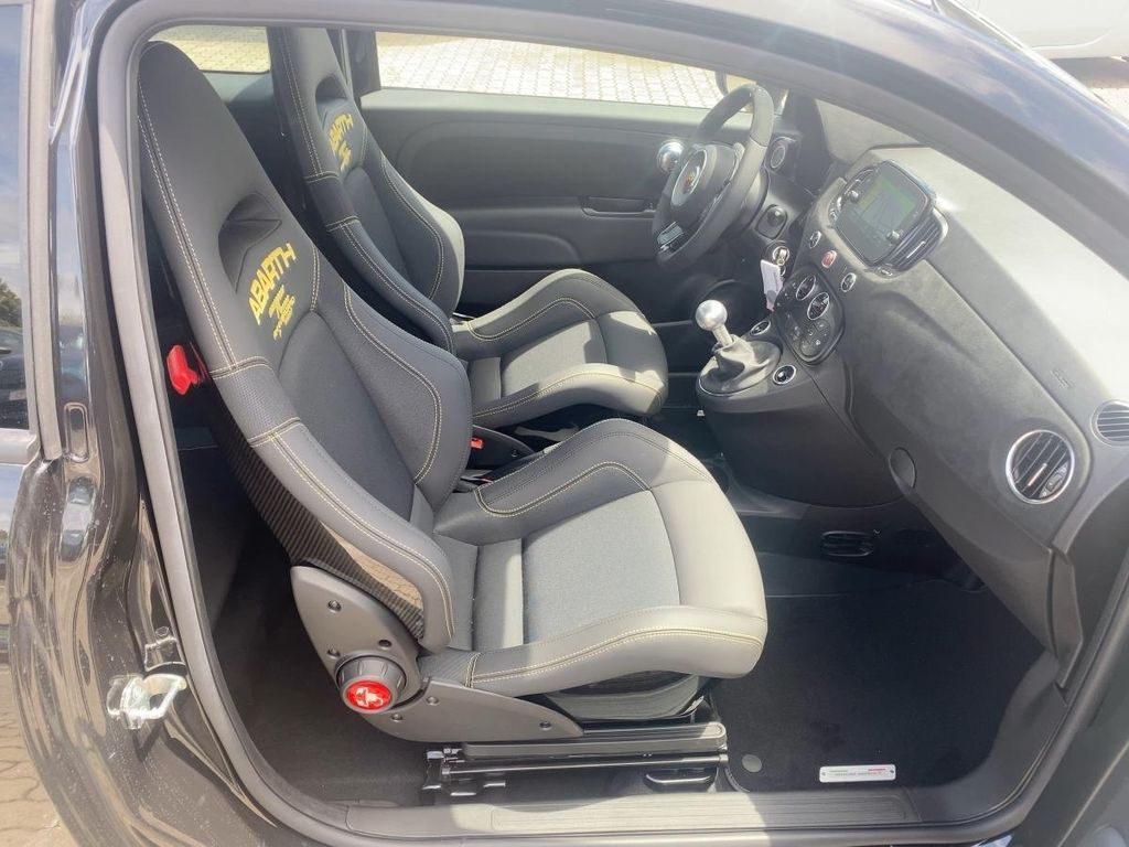 Abarth 695 2024