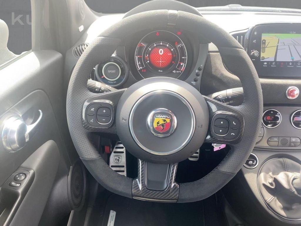 Abarth 695 2024