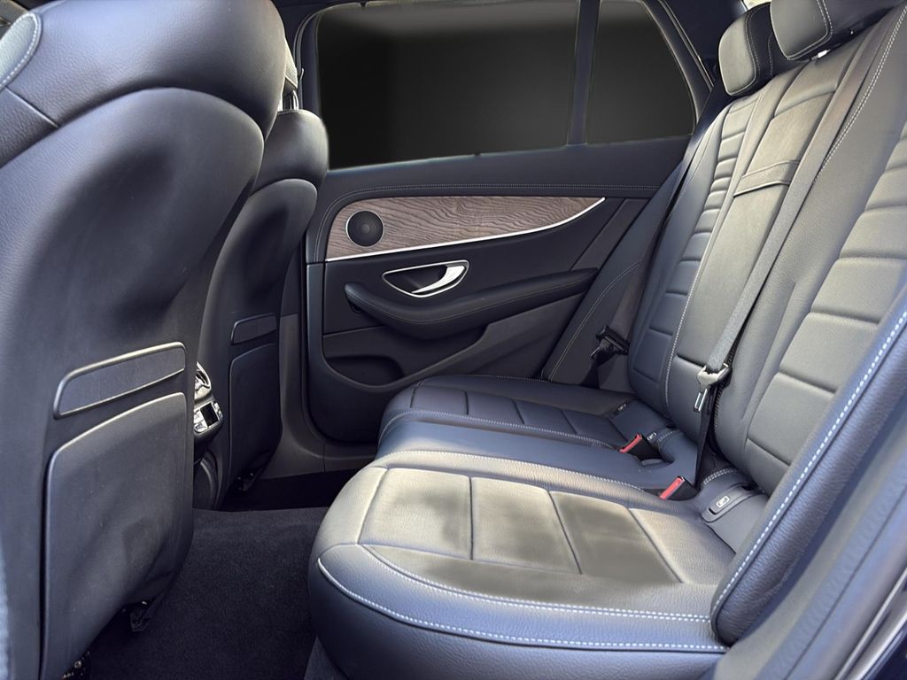 Mercedes-Benz E 300 2022