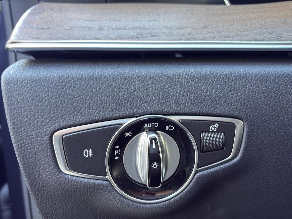 Mercedes-Benz E 300 2022