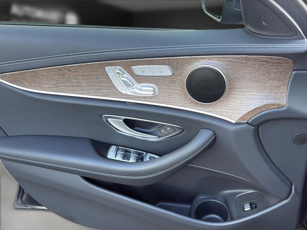 Mercedes-Benz E 300 2022