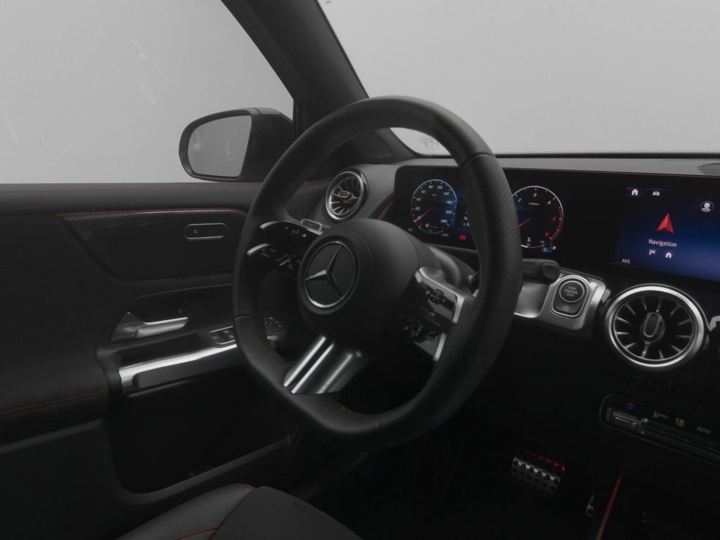 Mercedes-Benz GLB 200 2024