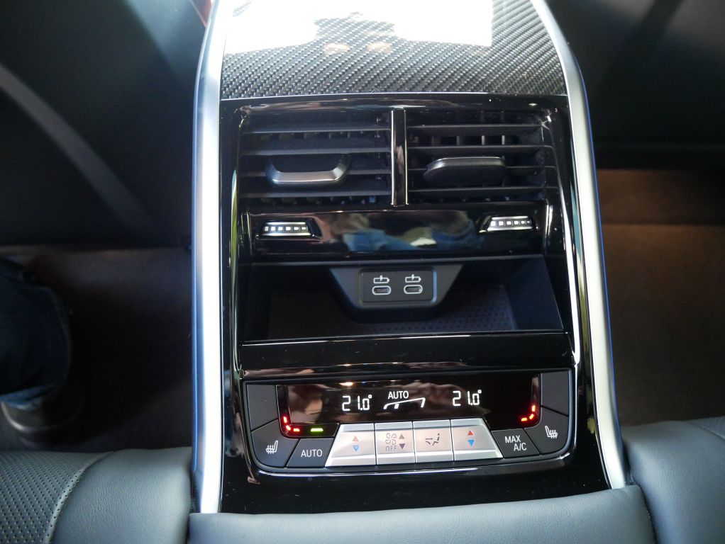 BMW M8 2022