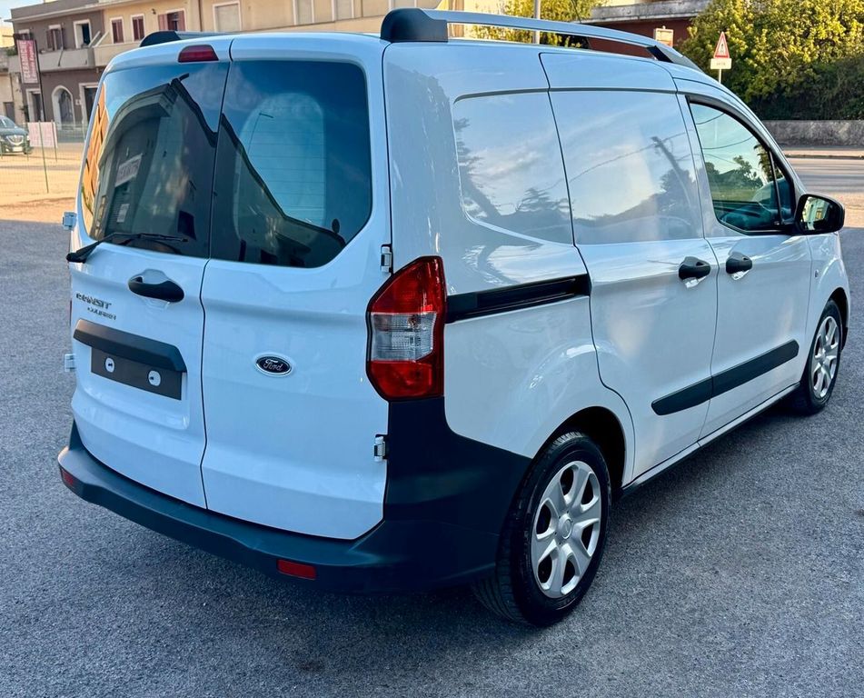 Ford Transit Courier 2022
