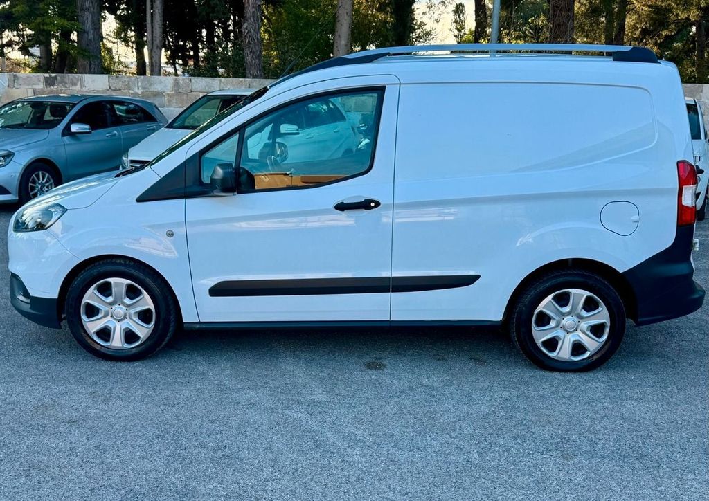 Ford Transit Courier 2022