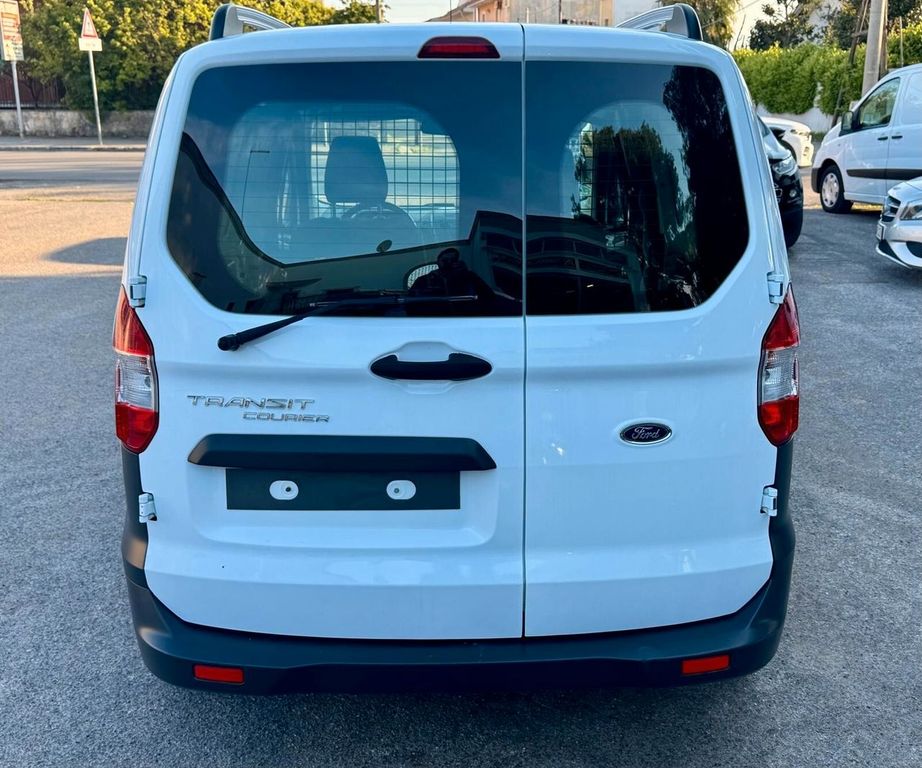 Ford Transit Courier 2022