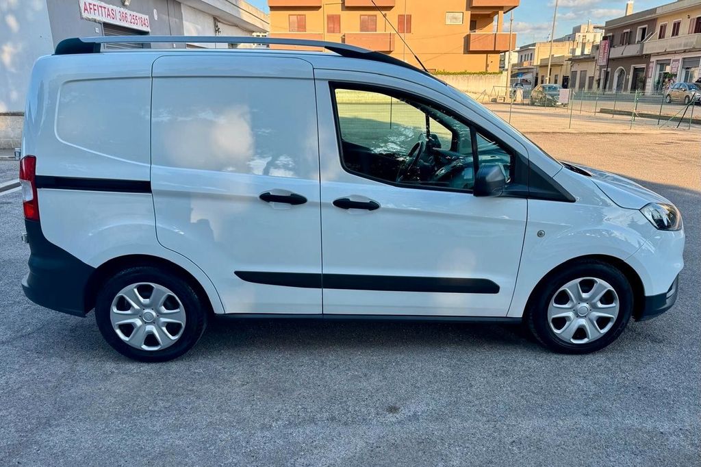 Ford Transit Courier 2022