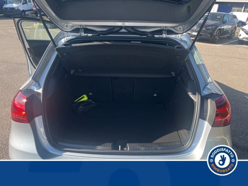 Mercedes-Benz A 180 2025