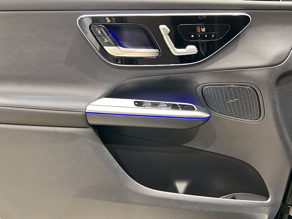 Mercedes-Benz GLC 300 2025