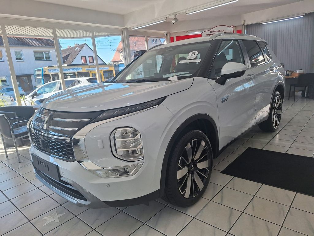 Mitsubishi Plug-in Hybrid Outlander 2025