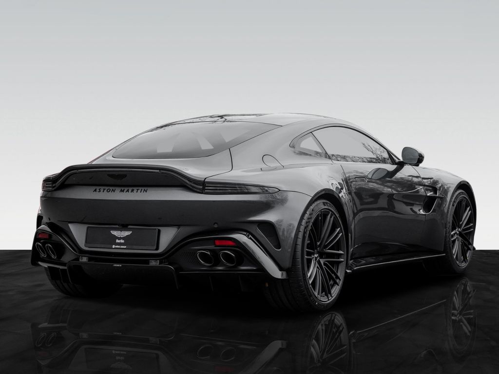 Aston Martin V8 Vantage 2025