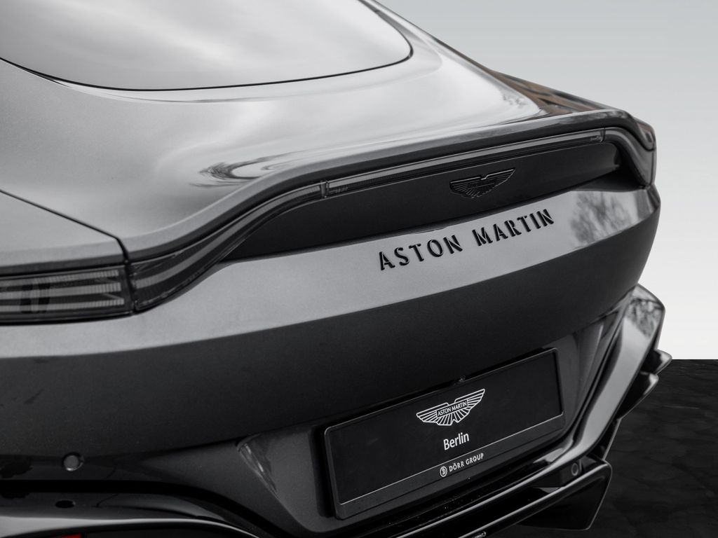 Aston Martin V8 Vantage 2025