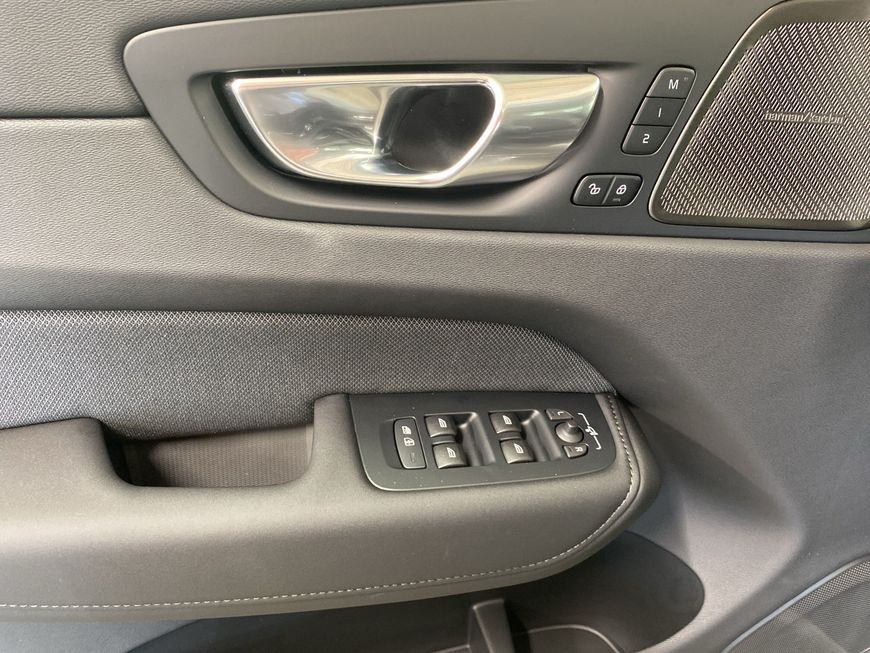 Volvo XC60 2025