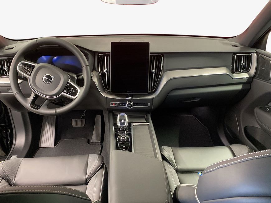 Volvo XC60 2025