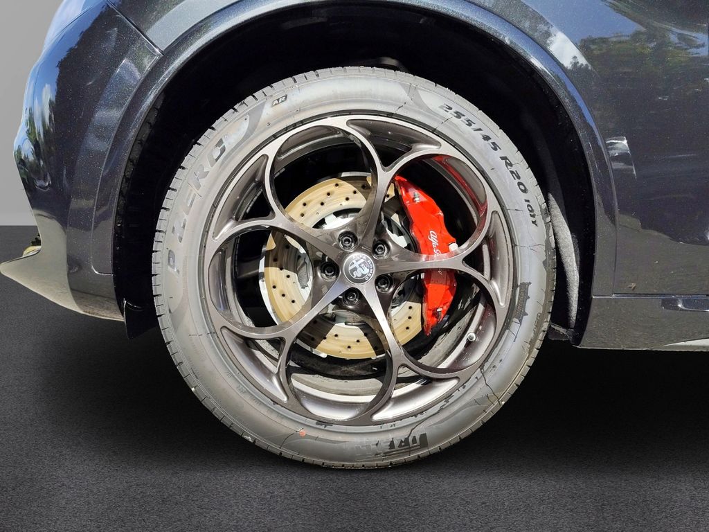 Alfa Romeo Stelvio 2025