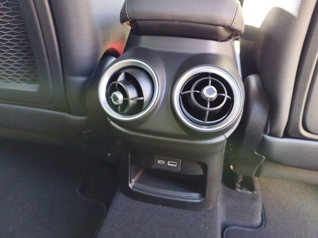 Alfa Romeo Stelvio 2025