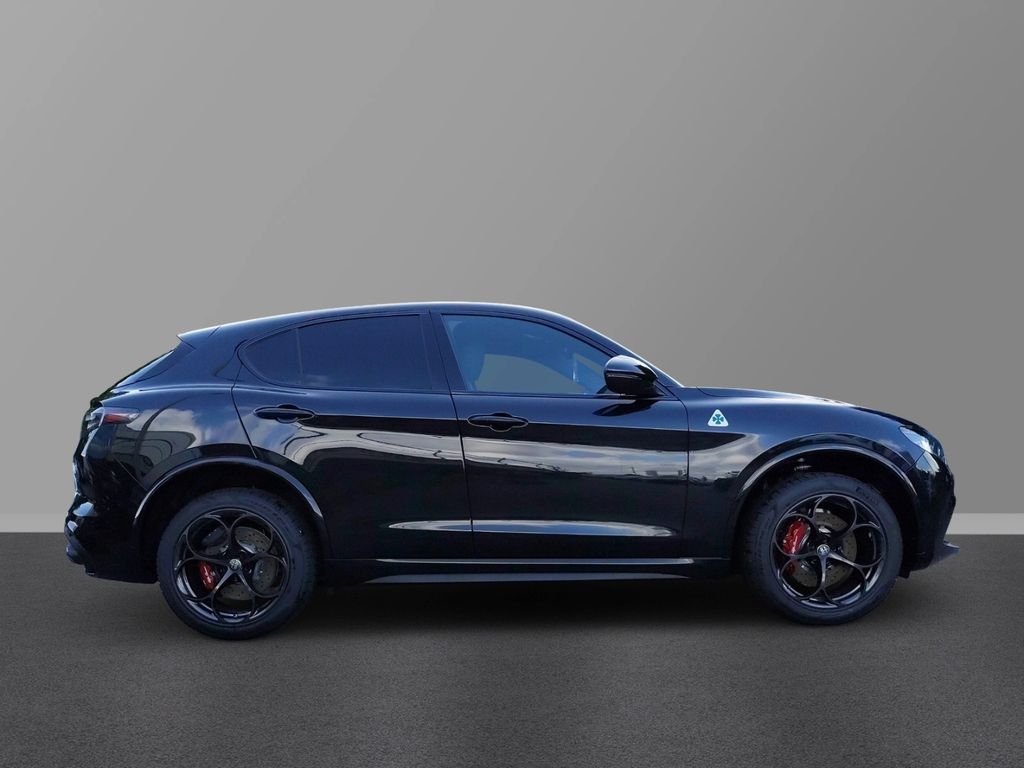 Alfa Romeo Stelvio 2025