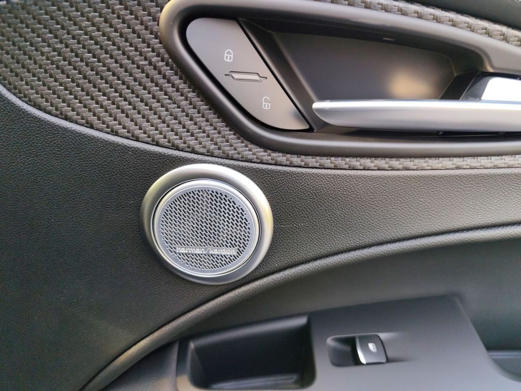 Alfa Romeo Stelvio 2025