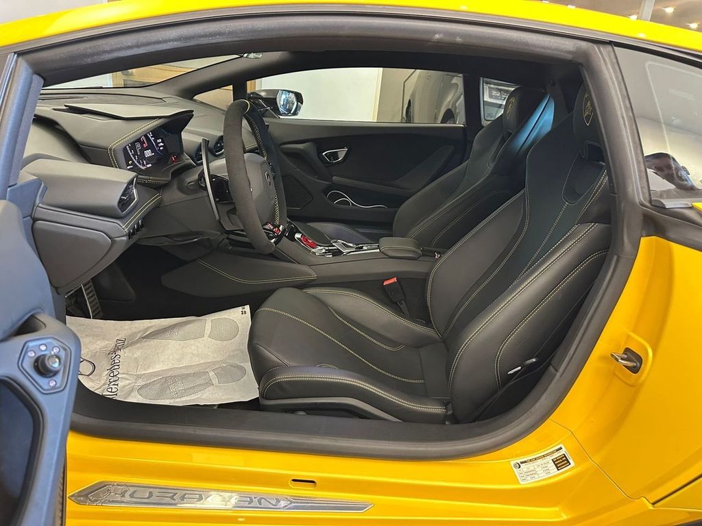 Lamborghini Huracán 2021