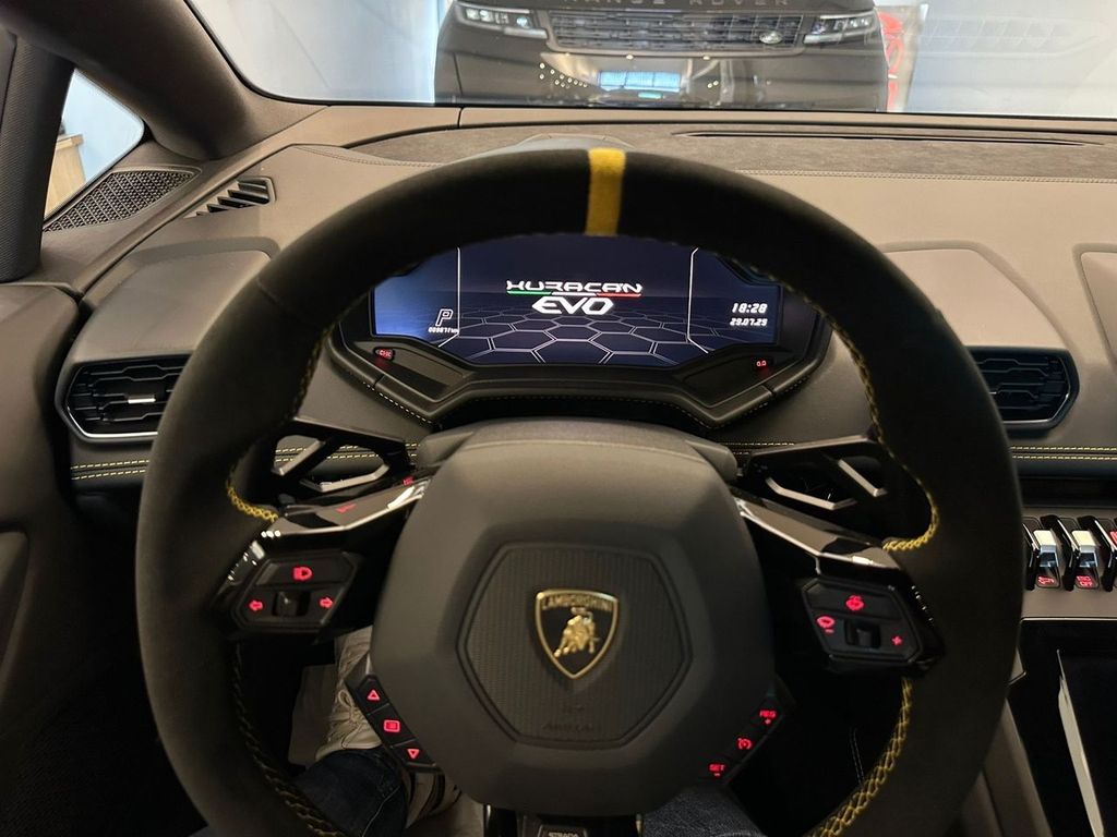 Lamborghini Huracán 2021
