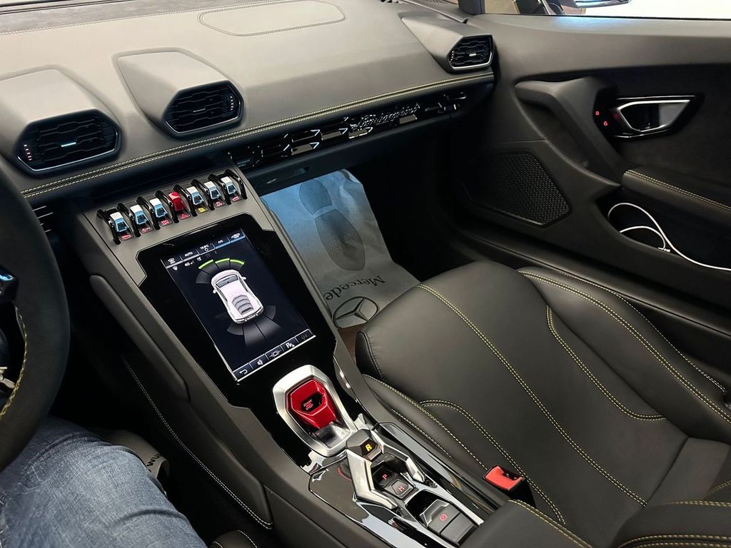 Lamborghini Huracán 2021