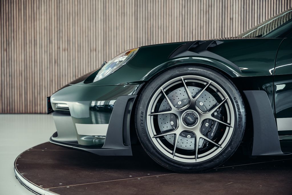 Porsche 992 2024