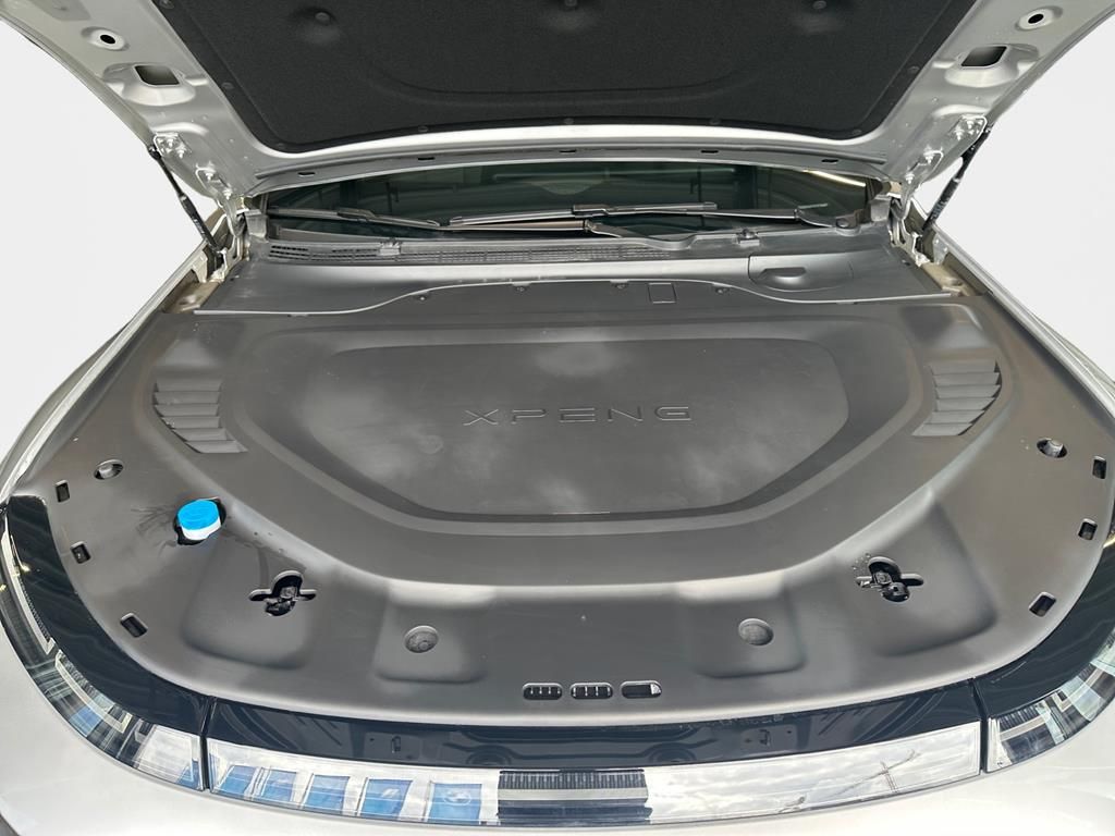 XPENG P7 2025